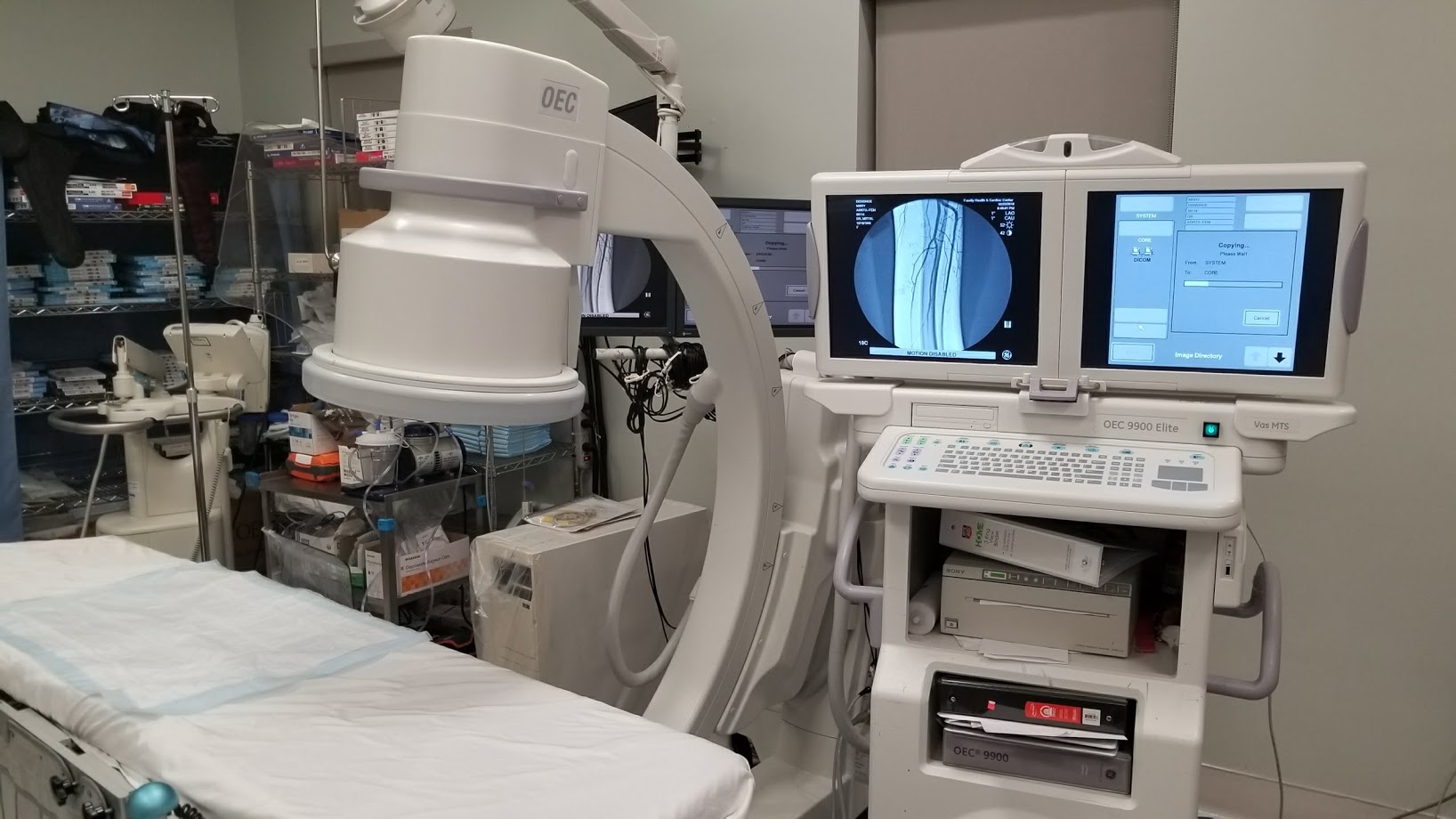 Connected imaging equipment and workstation in a healthcare environment